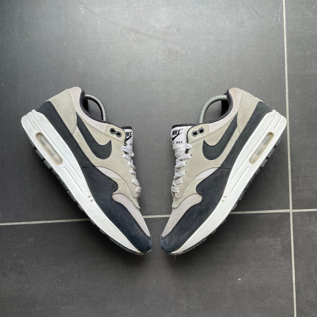 Nike Air Max 1 "Black and White" Size/40.5