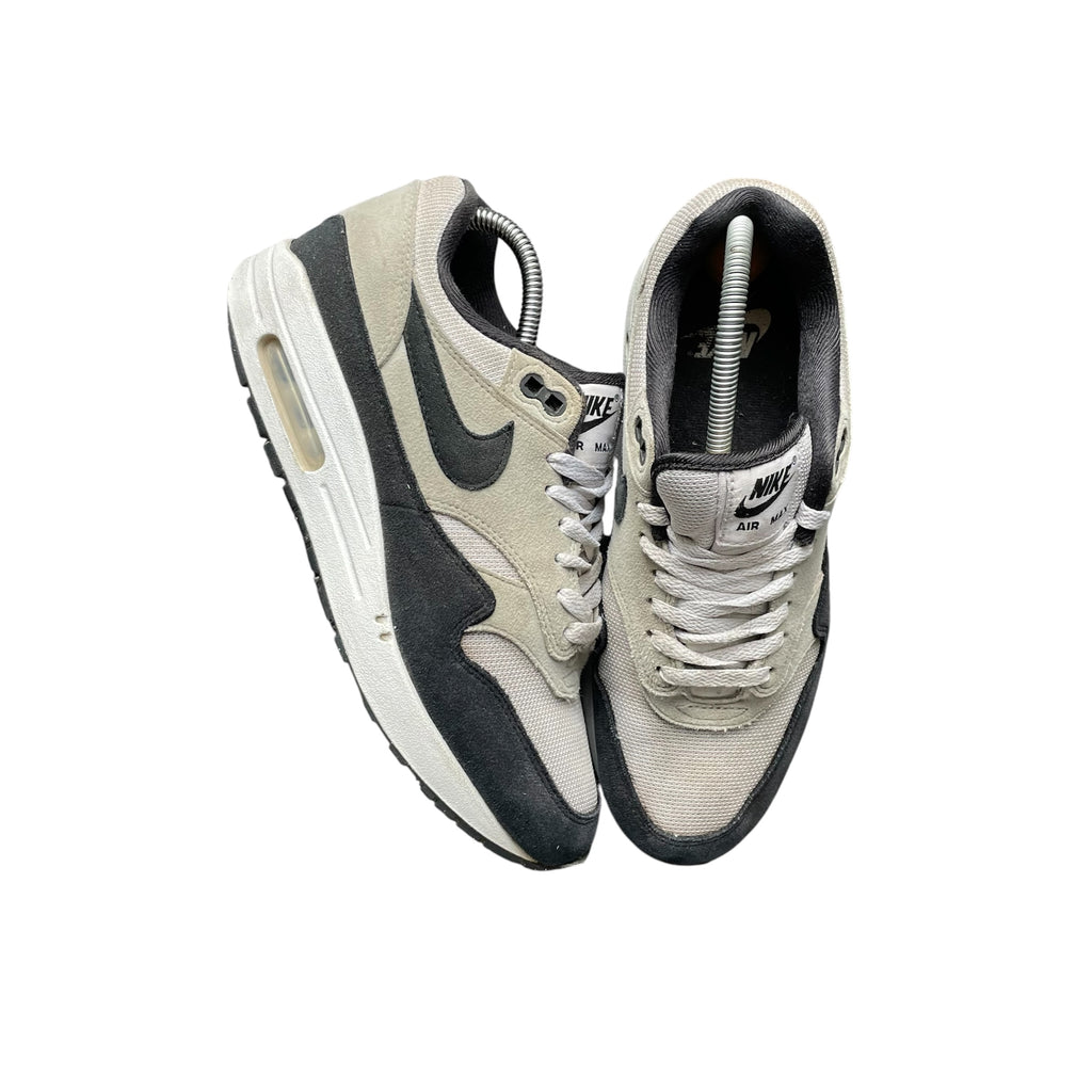 Nike Air Max 1 "Black and White" Size/40.5